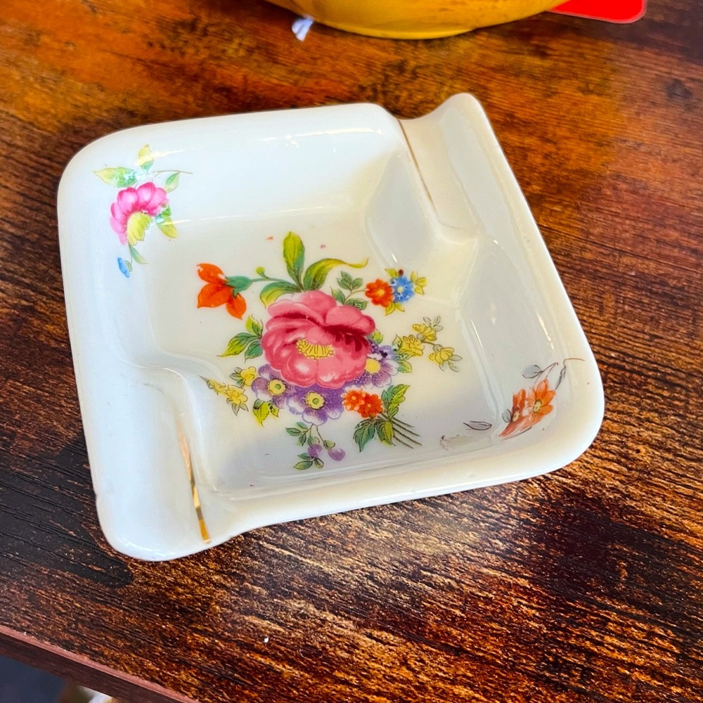 Vintage floral ashtray